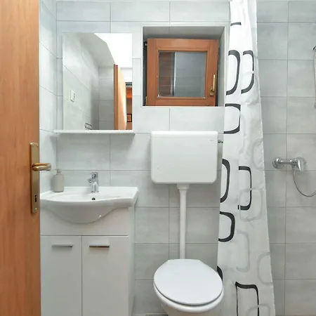Near In Valbandon-istrien 44867 Apartment